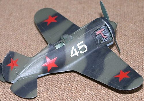 I-16 Type 28 WWII Soviet Fighter 1:72 Plastic Model Kit ICM 