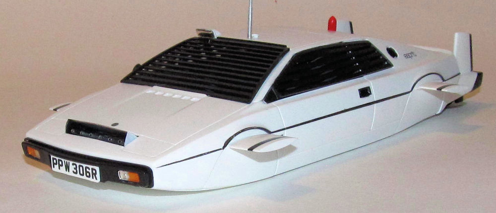 Fujimi 091921 007 BOND CAR Lotus Esprit 'Submarine Car' 1/24 Scale Kit