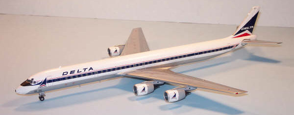 1:144 Minicraft DC-8 Plastic Model Kit