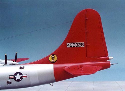 B19125 Executive Desktop B-36 Peacemaker 1:125 Model Airplane 