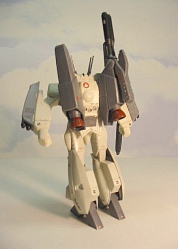 thumbnail image 2 of Arii Macross 1/100 Valkyrie VF-1S Fighter Model Kit – No. 46, Unassembled 2 of 6