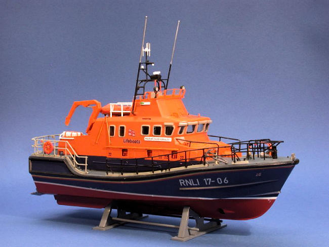 Airfix RNLI Severn Class Lifeboat 1/72 Scale Model Kit Rescue Boat Ship 