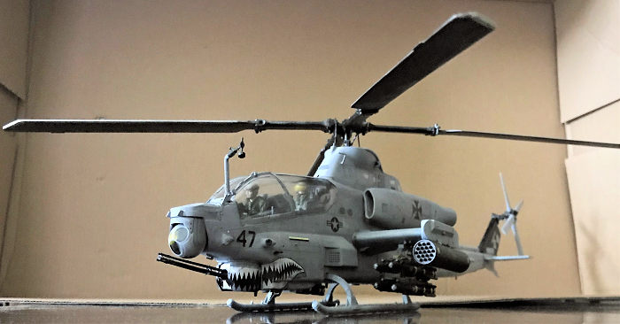 Academy 1/48 AH-1Z 'Viper' by Donald Zhou