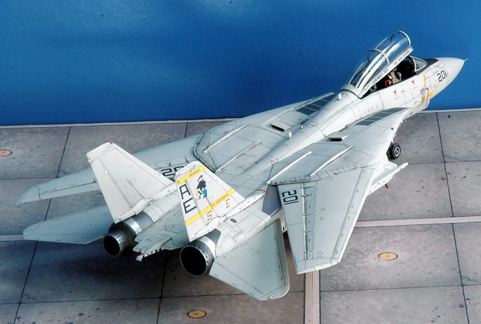 Tamiya Grumman F-14A Tomcat - 1:48 Scale % - Detail and Scale tail