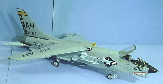 SAC 1/32 Vought F-8E/F-8J Crusader Landing Gear # 32023 