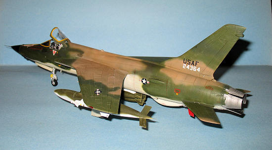 REPUBLIC F-105D THUNDERCHIEF HOBBY BOSS 1/48 PLASTIC KIT 
