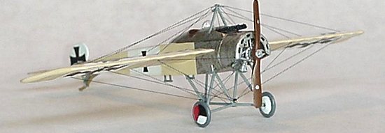ICM 72111 WWI German Fighter Fokker E.IV 1/72 plastic model kit 104 mm 