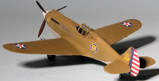 Curtiss P-40B Warhawk in 1:72 Airfix 1601103 