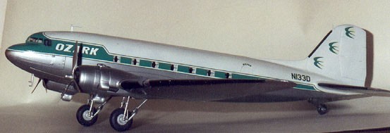 Monogram 1/48 DC-3