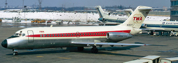 Atlantis AMC6004 Hughes DC-9 AirlinerHughes Airwest e TWA scala 1:72
