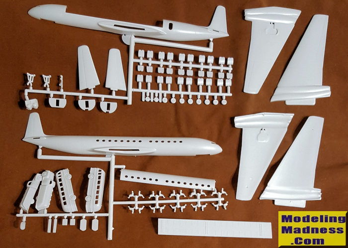 Hawk Plastic Models De Havilland Comet Airliner 1/144 Scale Plastic Assembly Kit 