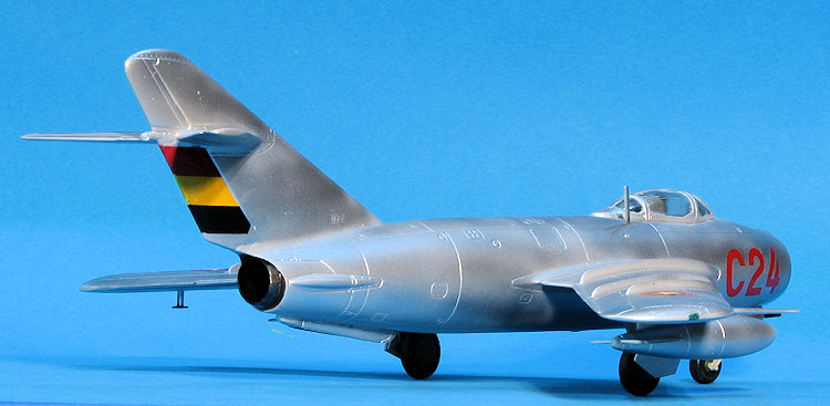 MiG-17 PF 1/48 model kit, Smer 0827 PFU LiM 6M in USSR Egypt Czech Poland 