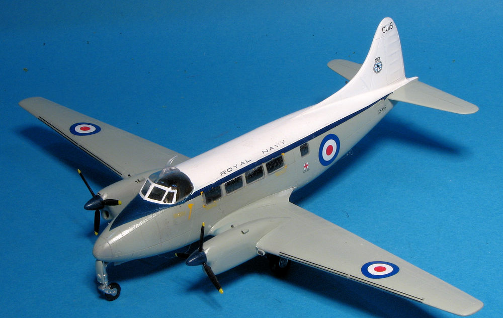 72334 DH-104 Devon British civilian aircraft Amodel 1:72 