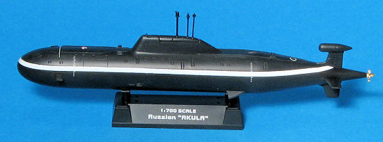RUSSIAN NAVY AKULA CLASS ATTACK SUBMARINE 1/700 ship Hobbyboss model kit 87005 