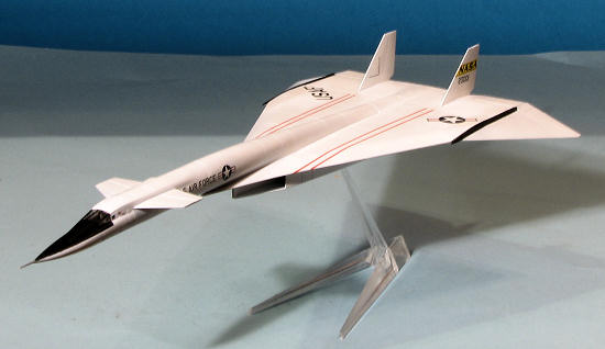 【20%OFF】ドラゴン 1/200 バルキリー XB-70 AV-1 テストフライト 生き物・恐竜