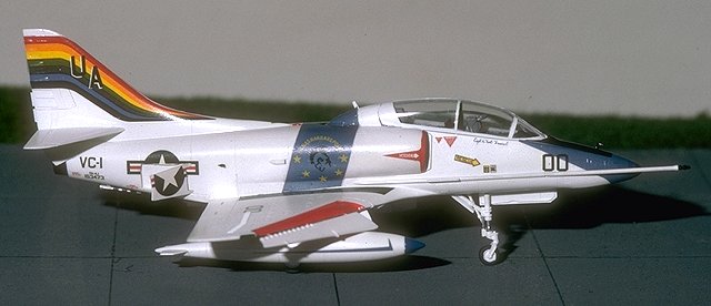 Fujimi 1/72 TA-4J/F Skyhawk 